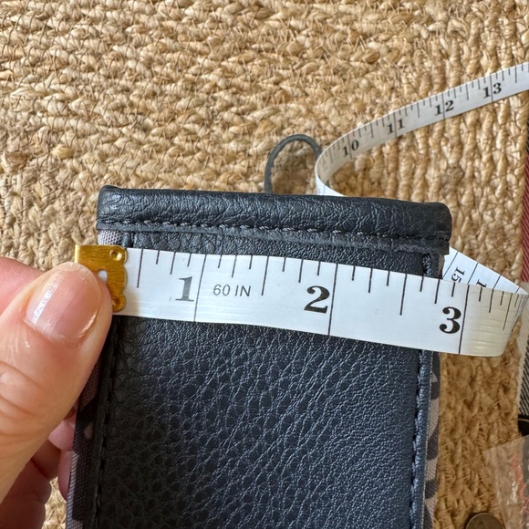 Donna Karan DKNY cosmetic pouch. - Picture 3 of 5